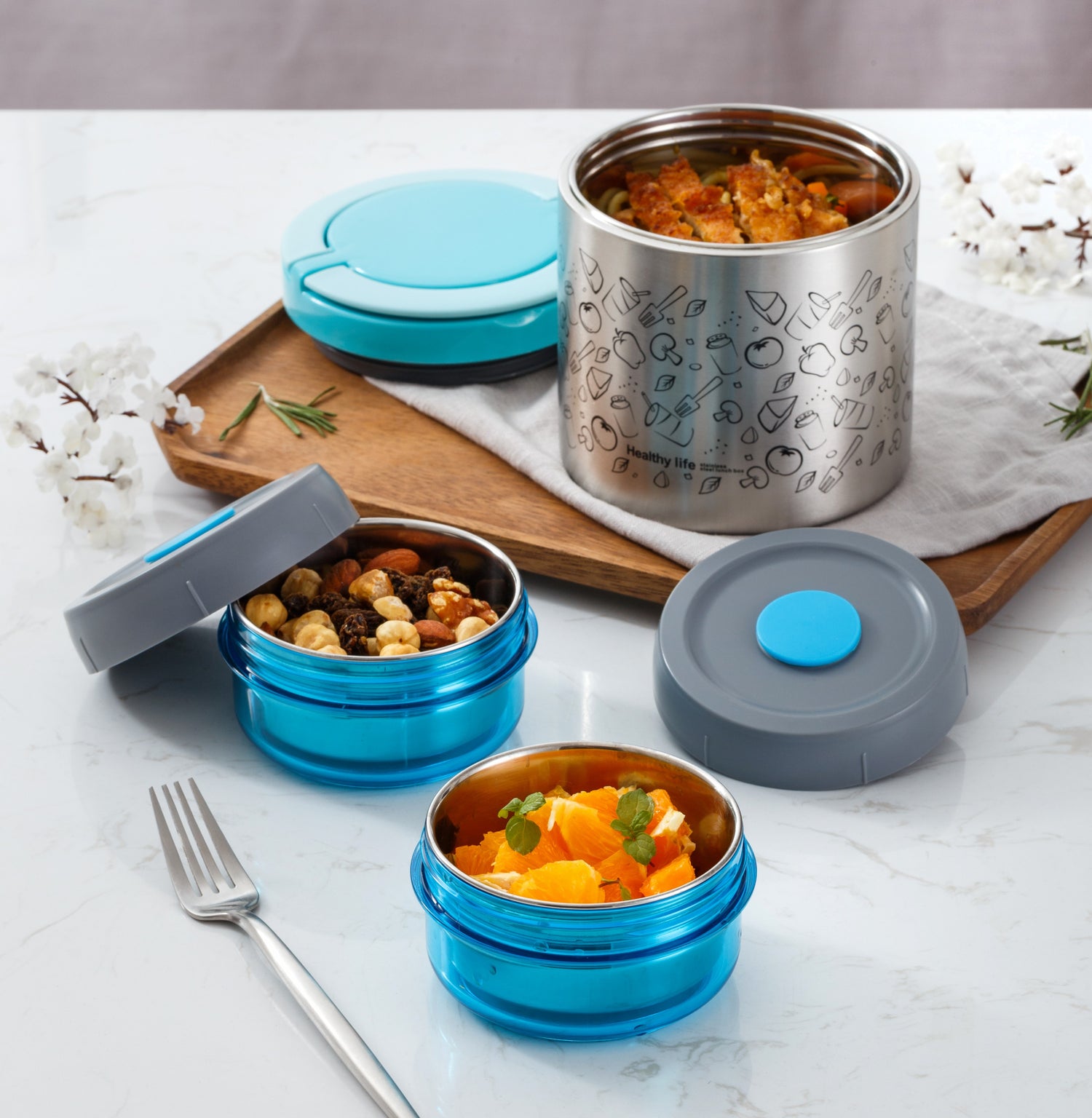  Lille Home Lunch Box Set, A Vacuum Insulated Bento/Snack Box  Keeping Food Warm for 4-6 Hours, Two Stainless Steel Food Containers, A Lunch  Bag, A Portable Cutlery Set (Blue): Home 